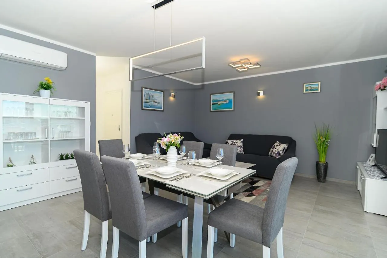 Apartment Seaside Trogir
