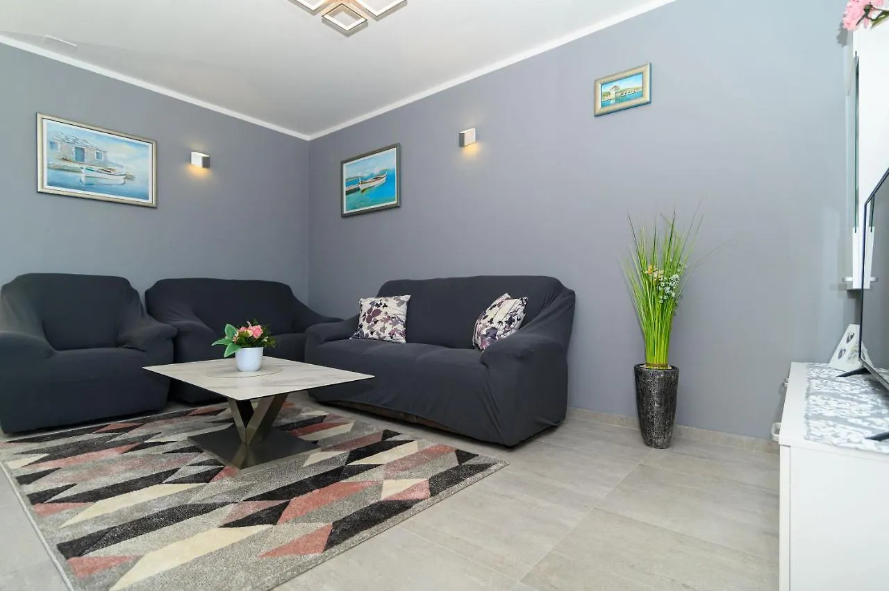 Apartment Seaside Trogir 0*,  Croatia