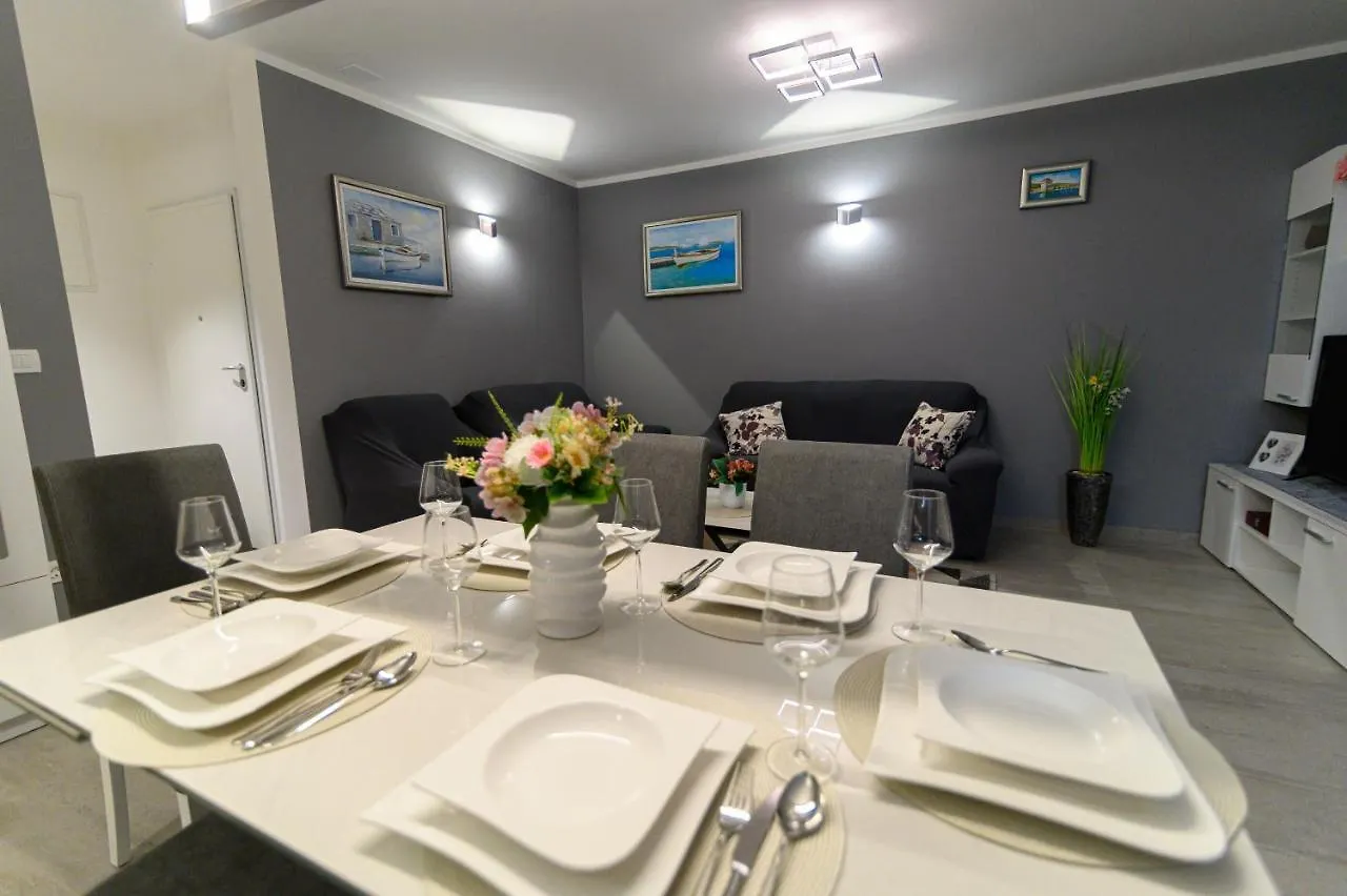 Apartment Seaside Trogir